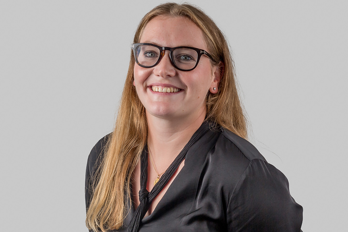 Headshot of Stephanie Edge