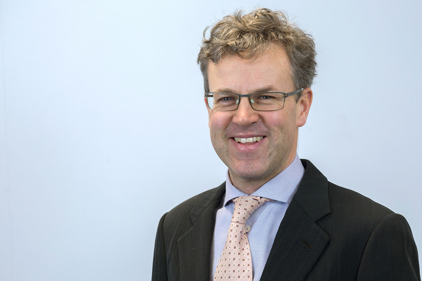 Headshot of Piers Dereham