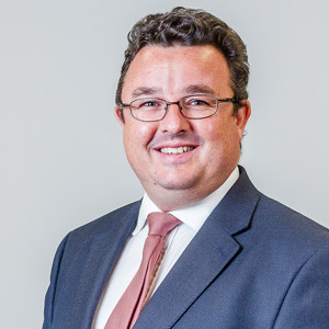 Headshot of Simon Schilder