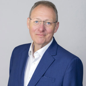 Headshot of Simon Davies
