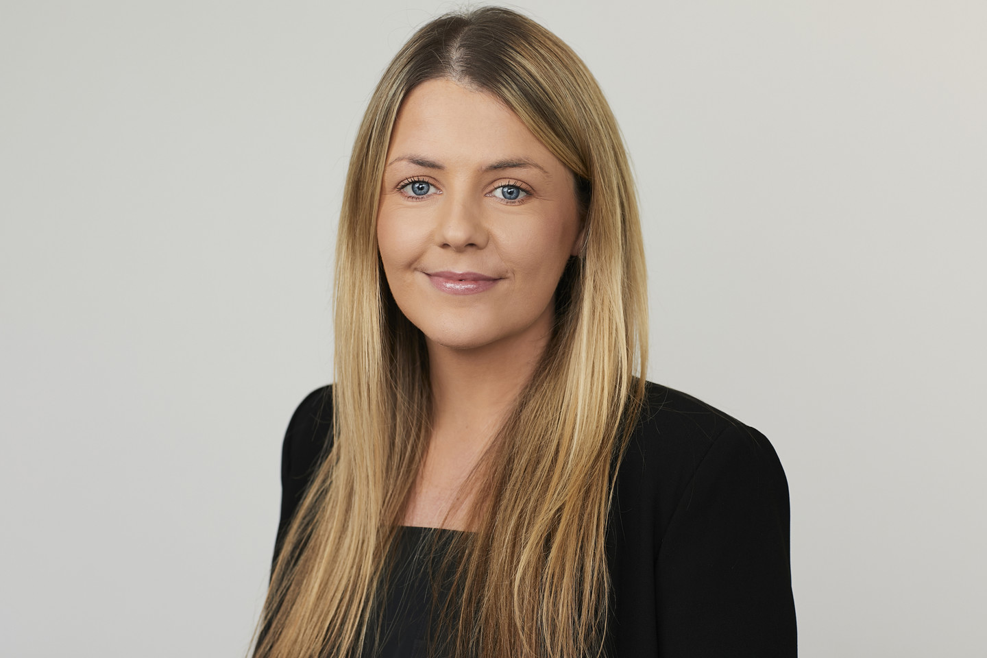 Headshot Laura Blaney